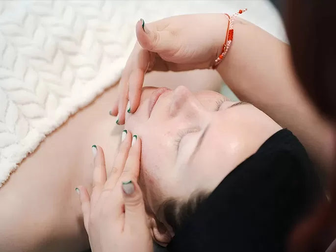 How Red Light Panel Therapy is Revolutionizing Daily Skincare Routines