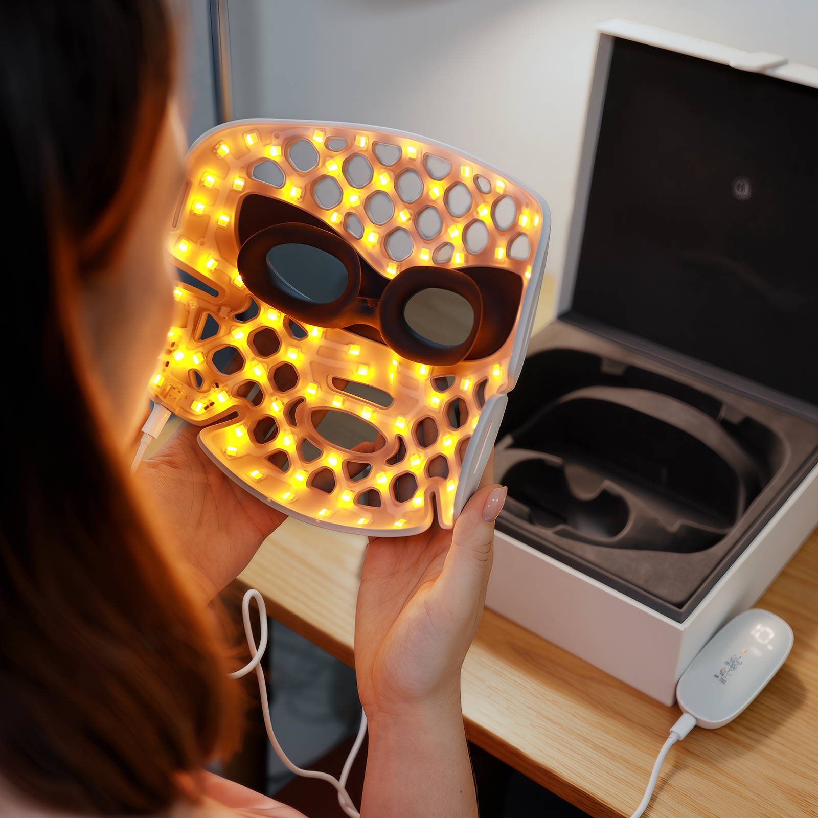 SM-W60-T / SM-W36-T – Super Light Hollow Red Light Mask with 4-in-1 LED & IP67 Waterproof